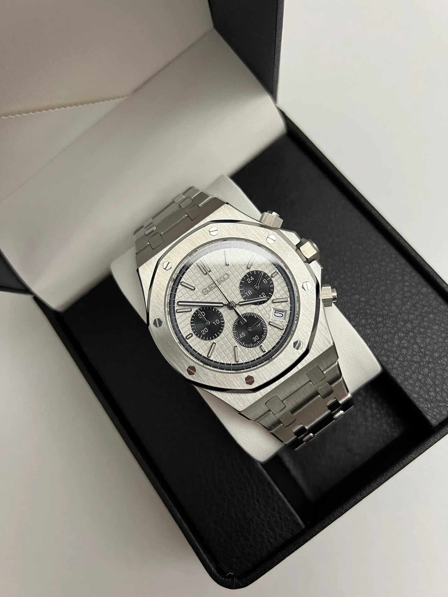 Oakridge Panda Chrono Dial