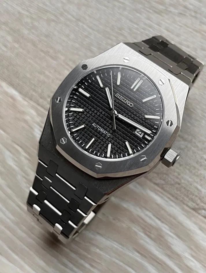 Oakridge Black Dial