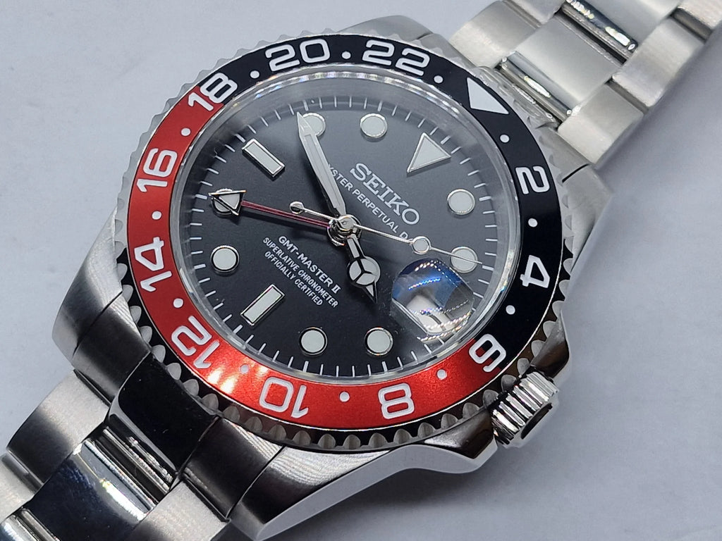 Marine Rouge Dial