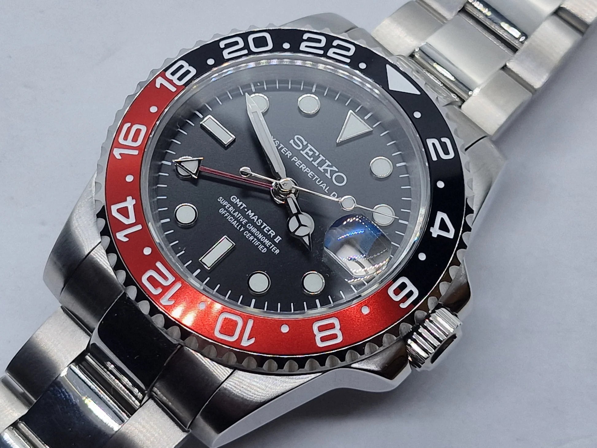 Marine Rouge Dial
