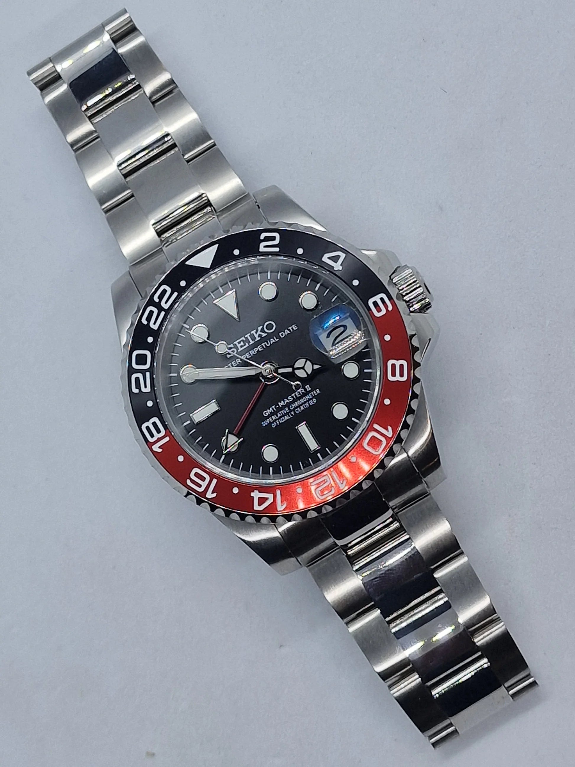 Marine Rouge Dial